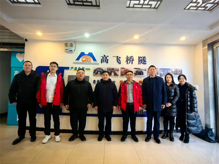 熱烈歡迎國資委物資流通國際合作事務(wù)中心書記、主任王校武一行蒞臨公司走訪調(diào)研